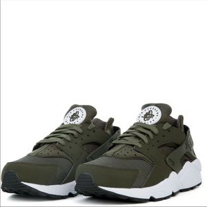 Nike Green  HUARACHE RUN (6.5)